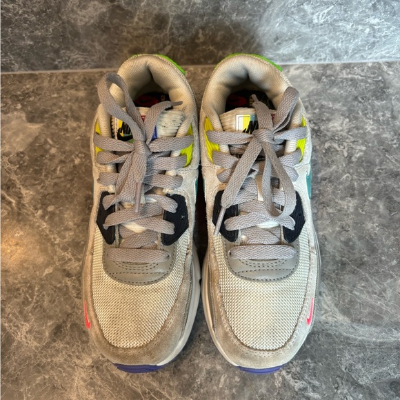 Nike Kids Air Max 90 Sneakers - Picture 6 of 8